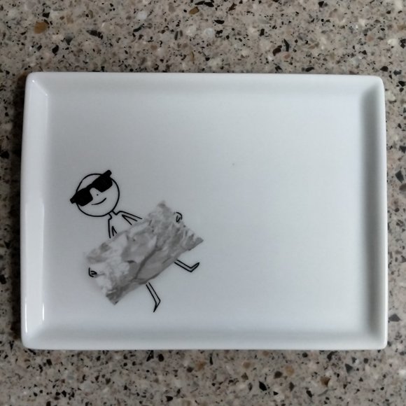 New 2014 Retired Oliver Candy Wrapper Appetizer Plate - Picture 1 of 4